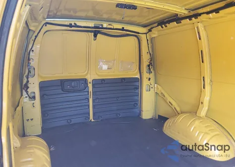 2021 GMC Savana G2500 z USA, uszkodzony, nr VIN 1GTW7AFP4M1176601